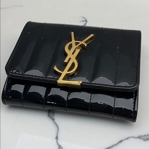 SAINT LAURENT
SMALL VIKY LEATHER FLAP WALLET